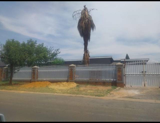 5 BEDROOM PROPERTY TO RENT IN LEONDALE